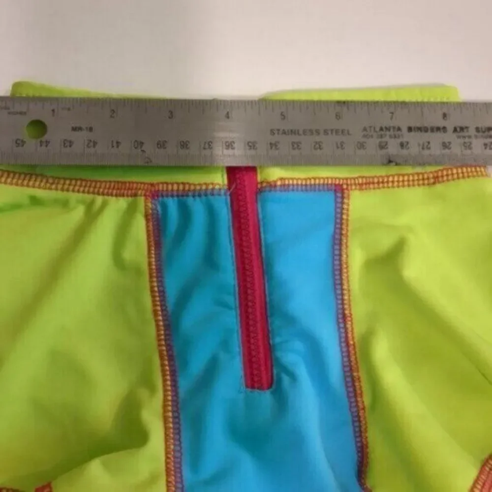 Cooling vest with UV protection 